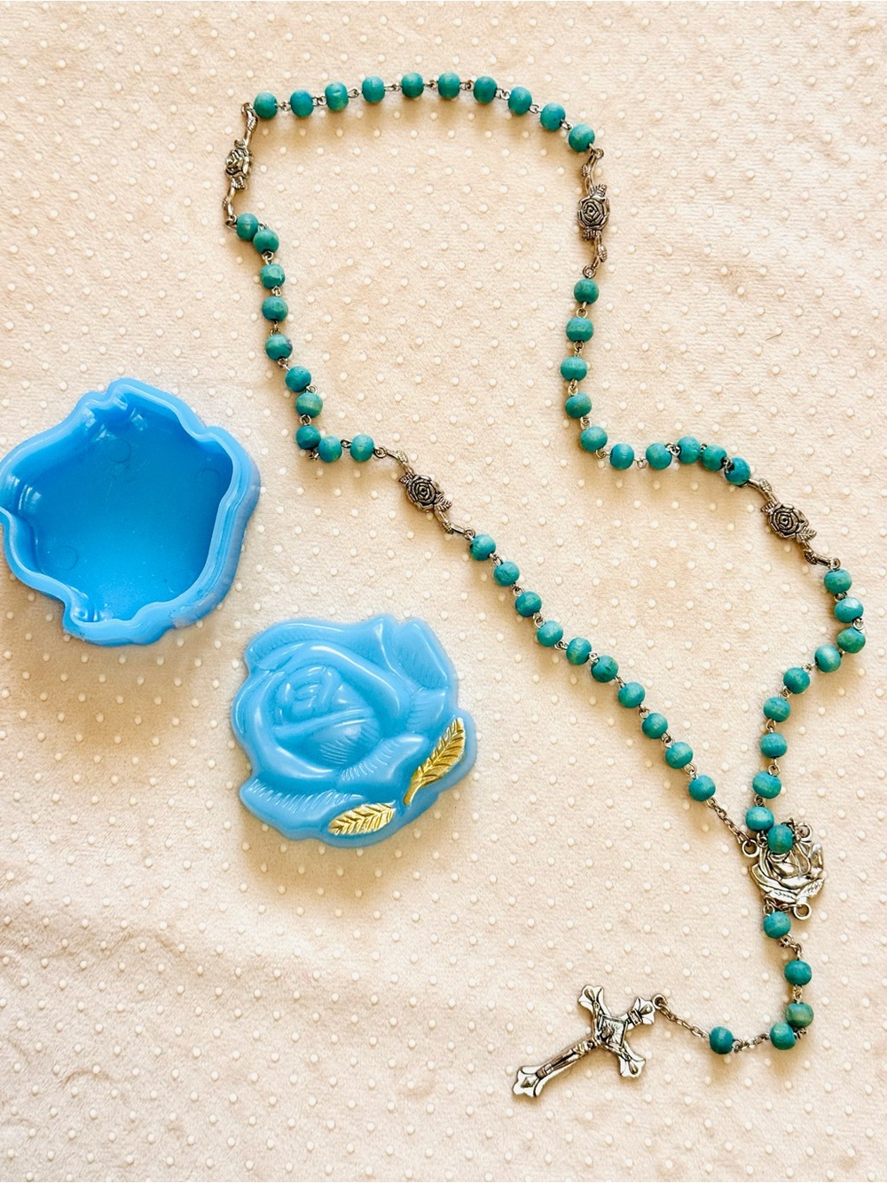 Jerusalem Rosary Necklace
Blue Turquoise beads with Silver Rose Medal & cross